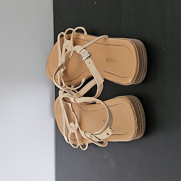 Sandals - Picture 3 of 4